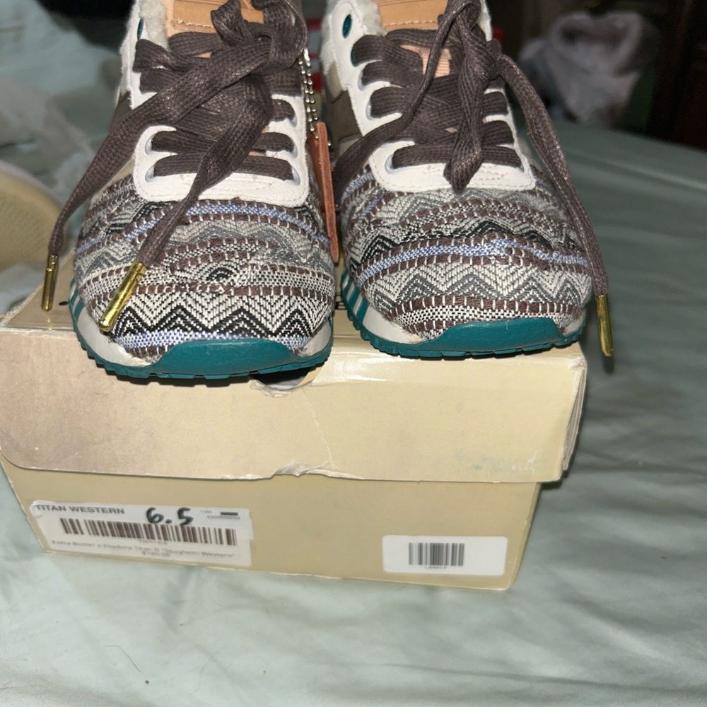 Diadora Women's Multicolor Patterned Athletic Shoes
